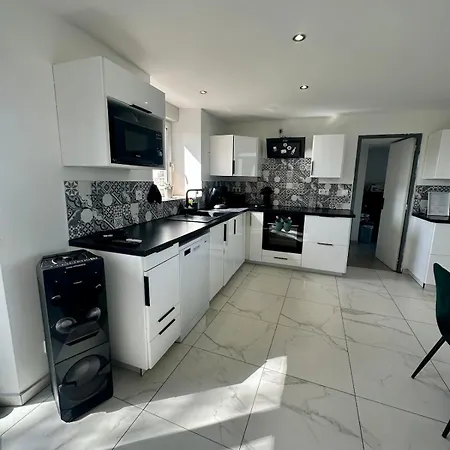 Des Hirondelles O Montjoie-Saint-Martin