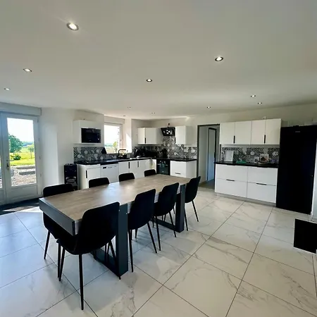 Des Hirondelles O Montjoie-Saint-Martin