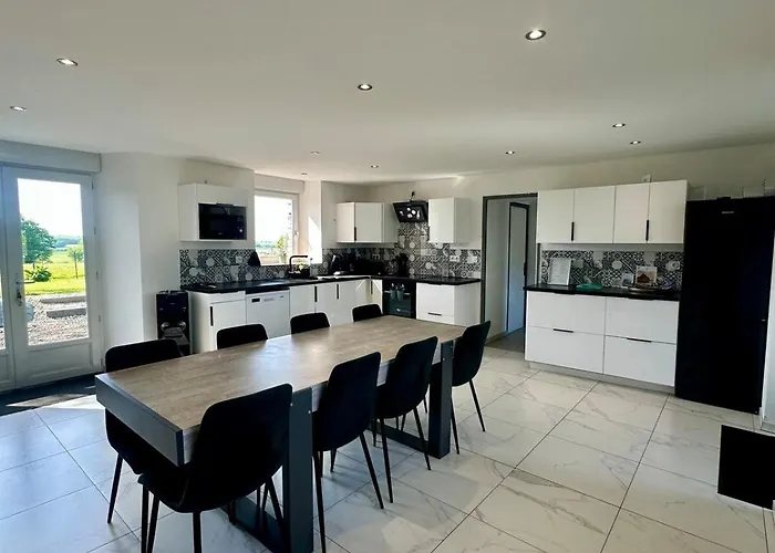 Des Hirondelles O Montjoie-Saint-Martin