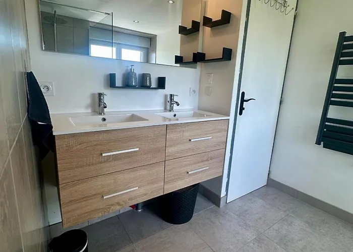 Vakantiehuis Des Hirondelles O *